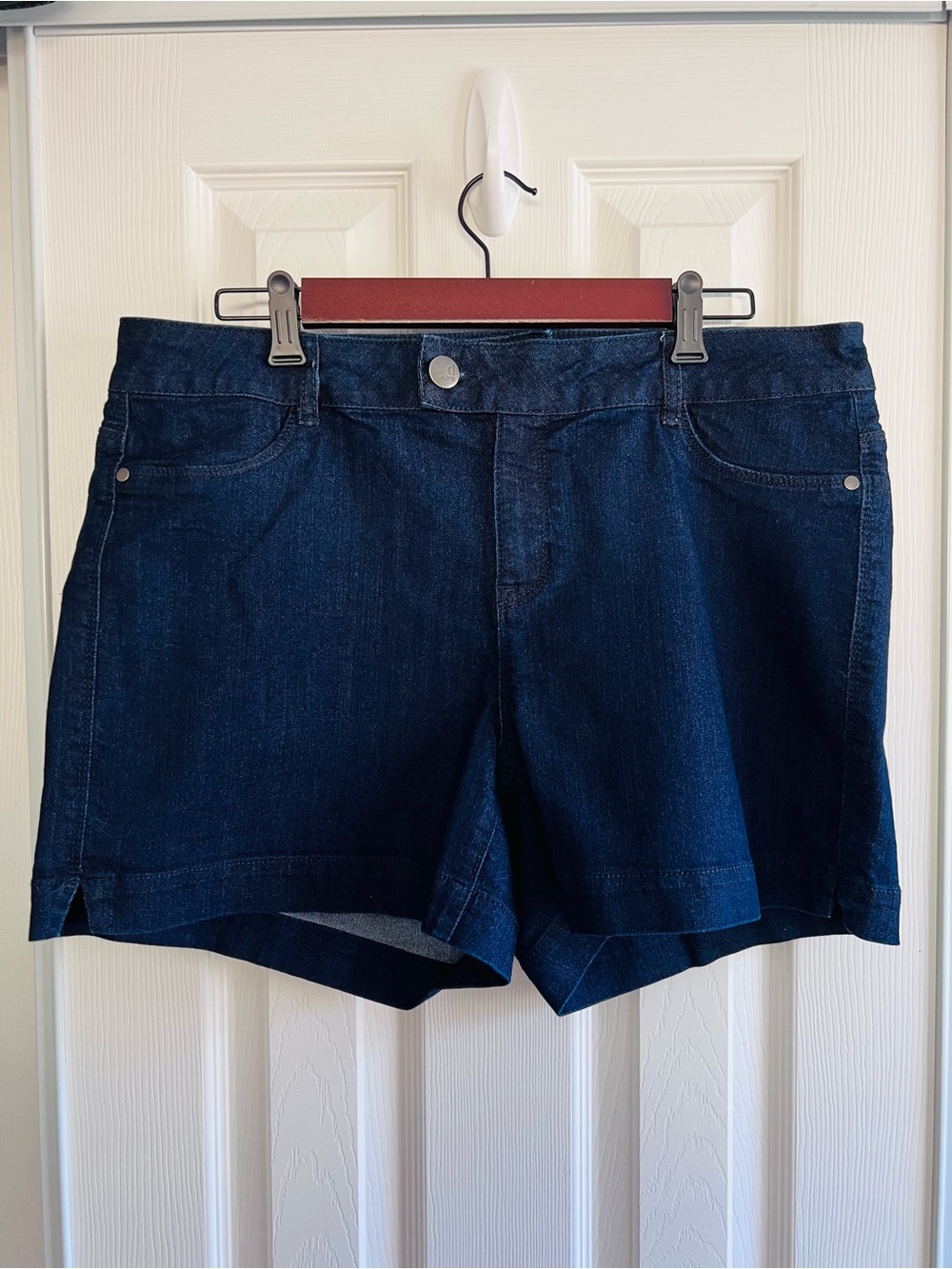 d.jeans Women’s Dark Wash Denim Shorts Size 16 Stretch Mid Rise Casual Summer